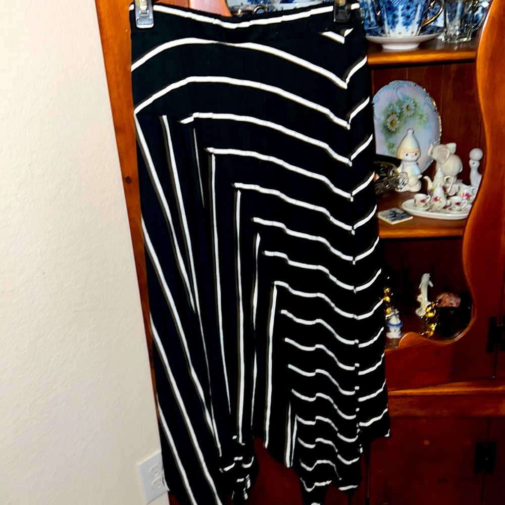 super cute flowy skirt!!!